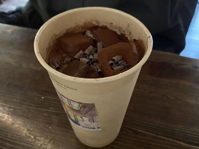 명동에 이렇게 큰 카페가?