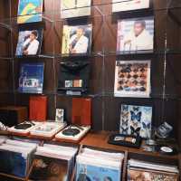 คลาสสิคมาก aftersun Listening Bar