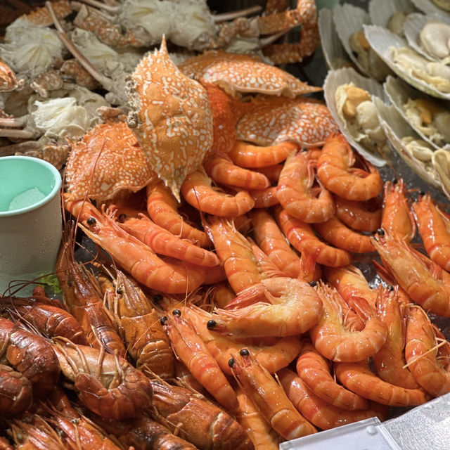 A Seafood Feast at Golden Sands Resort