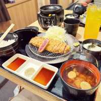 配上完美比例的黃金薄衣@京都勝牛🥩