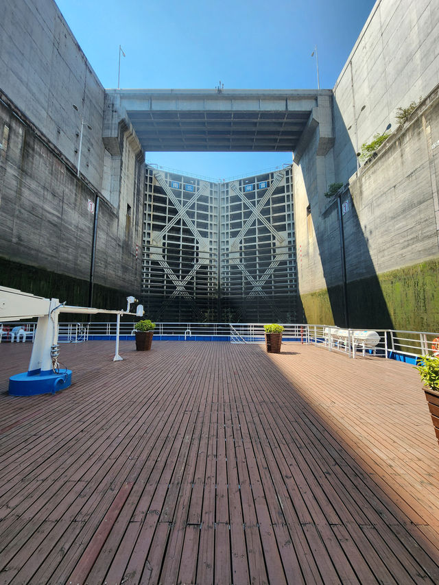 船過三峽大壩&葛洲壩
