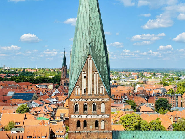 A unique architectural beauty and captivating urban escape🇩🇪😎