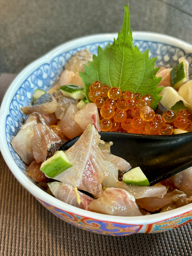 【中環】一緒一番酒場：開放式廚房，品嘗碎切刺身壽司丼