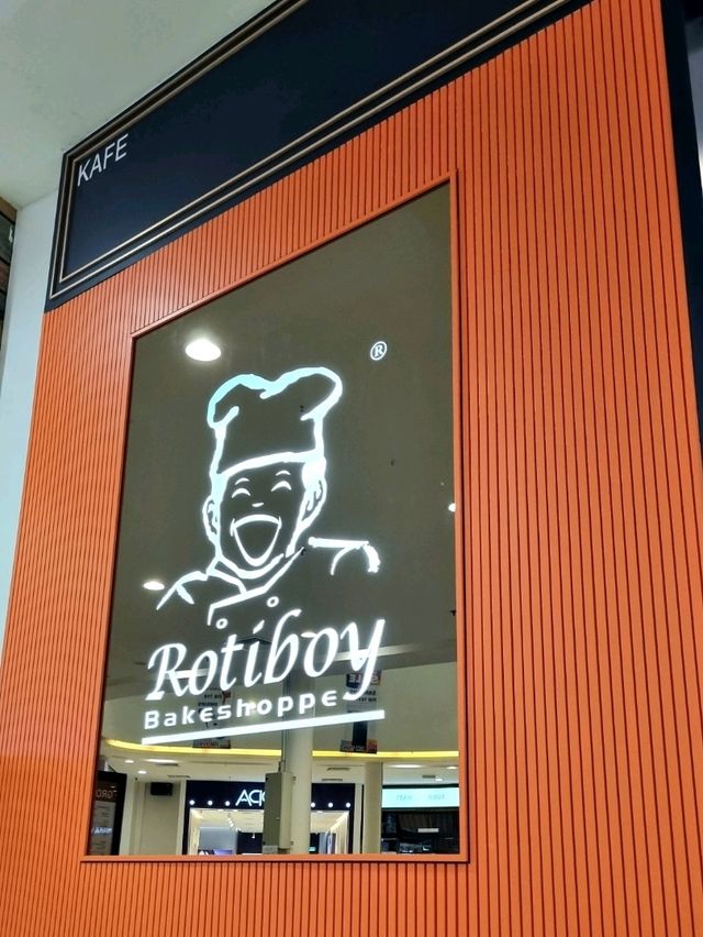 EXPLORING ROTIBOY'S LATEST CAFE 