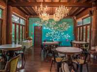 คาเฟ่ในสวนกลางเมืองกรุง