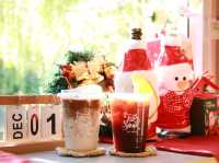 คาเฟ่ธีมคริสต์มาสที่ Tamsook 
