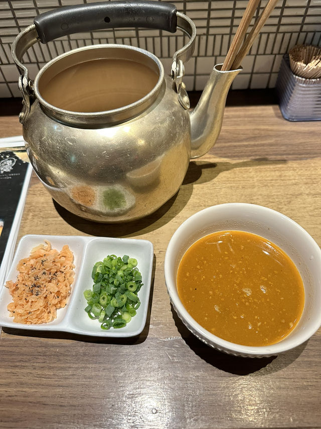 やかんで食べる？斬新！いにしえの博多うどん