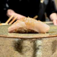 【大阪・中津】良心的な価格で熟成江戸前鮨が味わえる「鮨 あまと」