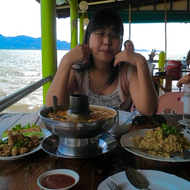 ริมทะเลซีฟู้ด จ.ตราด