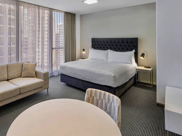 Meriton Suites Campbell Street