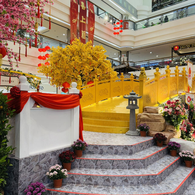 Escape to a Mini Paradise at One Utama!