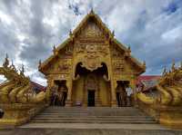 วิหารสีทองอร่ามงดงามเป็นเอกลักษณ์ ใจกลางเมืองน่าน