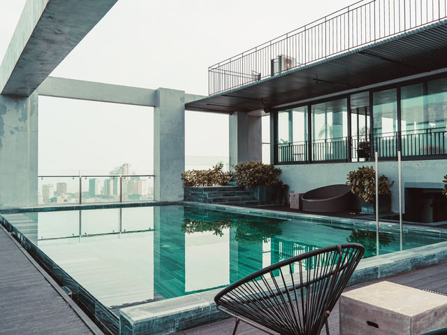 Looking for a bang for your buck hotel in Da Nang?💵🇻🇳