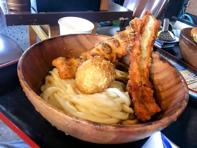 羊蹄山腳下的美味烏冬&天婦羅：名水うどん 野々傘