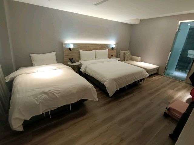 Discover Hotel Nearby Taipei Train station 🚉