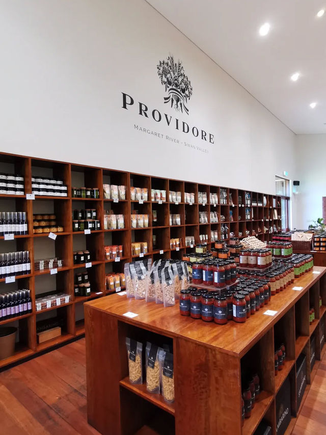 🇦🇺 Bridges, Wines, and Local Flavors: A Perfect Day in Perth