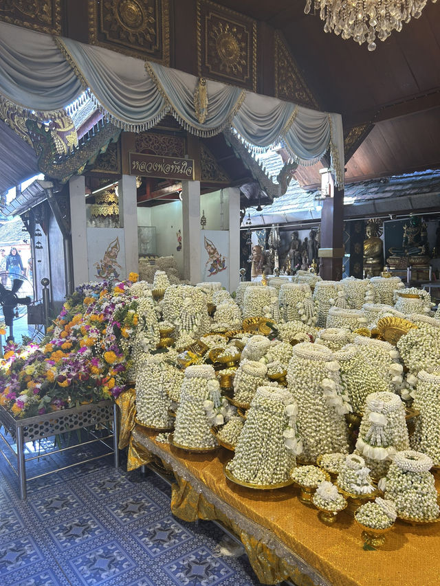 【チェンマイのタイ人に1番人気のお寺】ワット プラタート ドーイカム