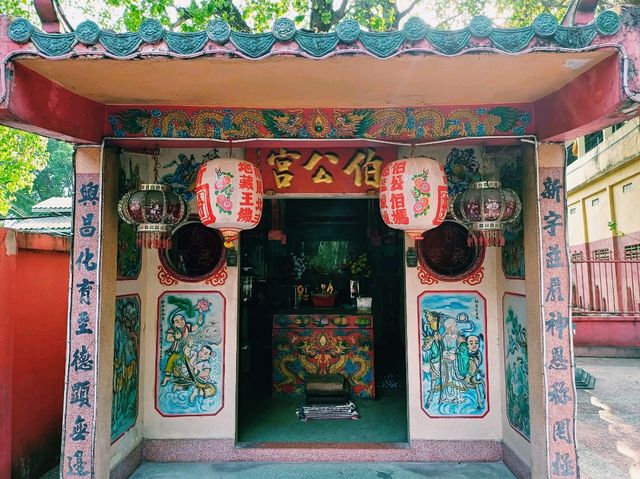 泰國曼谷市中心沙吞區老城區著名華人文化古跡寺廟景點：伯公宮，祈福身體健康很靈驗，適合打卡拍照📸祈福冥想