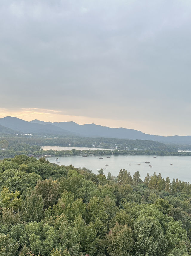 ทะเลสาบซีหู (West Lake) 西湖