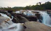 น้ำตกตาดหินยาว — ปราจีนบุรี