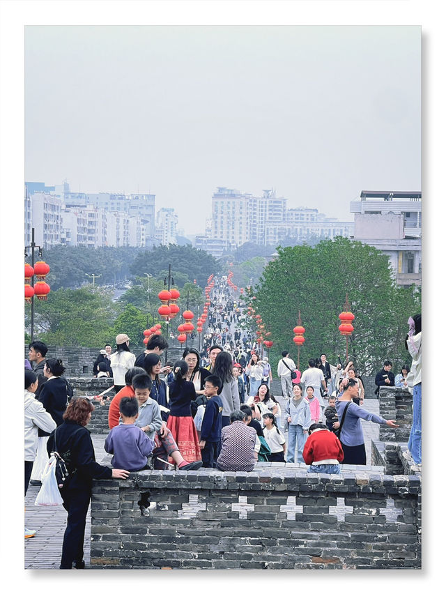 披雲樓古城牆上的歷史詩章