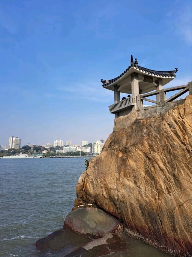 호월원에서 만난 정성공과 따뜻한 바다 풍경