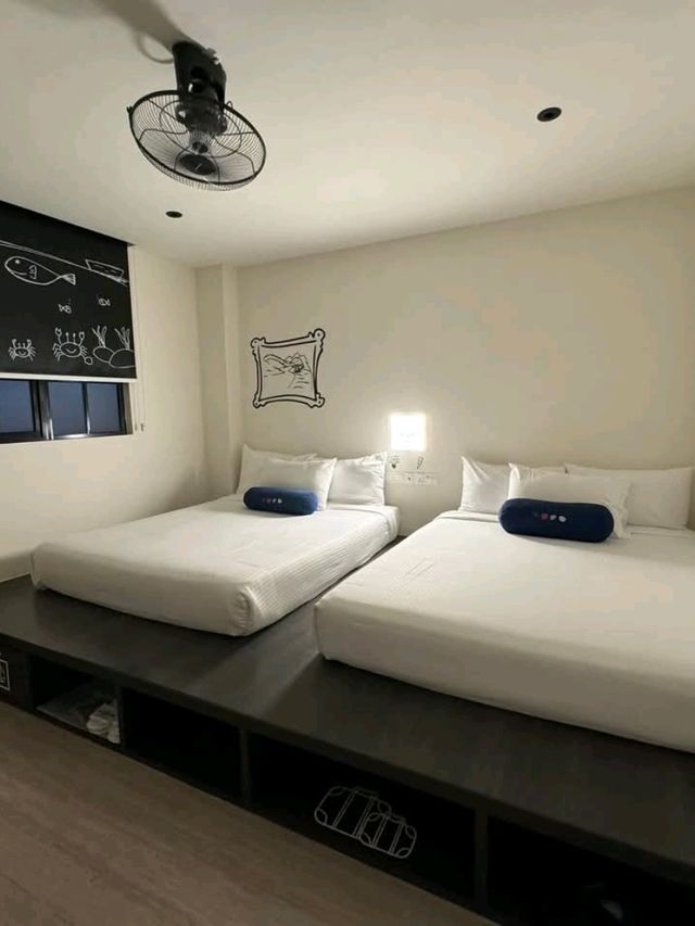 "SkyWorlds Hotel: A Colorful Family Escape at the Doorstep of Adventure"