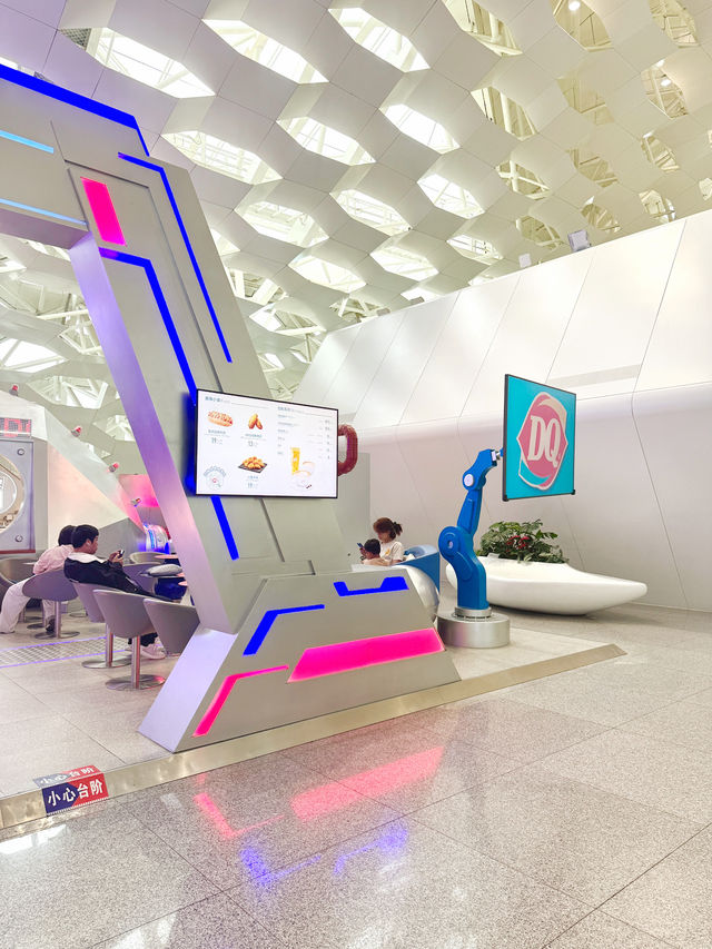 Dairy queen ธีมสถานีอวกาศ