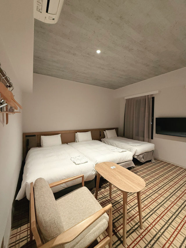 🇯🇵沖繩 木質設計 米白色調 高質感住宿推薦 Nest Hotel Naha Kumoji 🛏️🌴