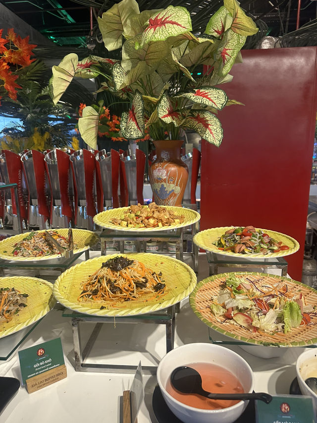 最新！ベトナム🇻🇳ニャチャンで気軽に食べれるシーフードビッフェ