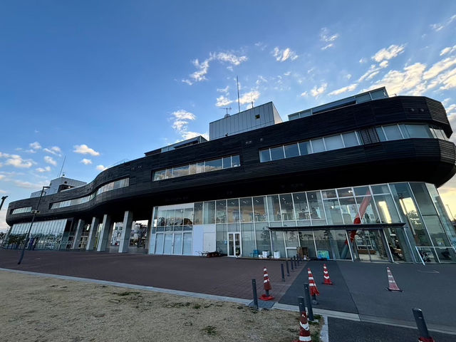 🇯🇵【愛媛県】船の形をした「みなと交流センター はーばりー」(^^)