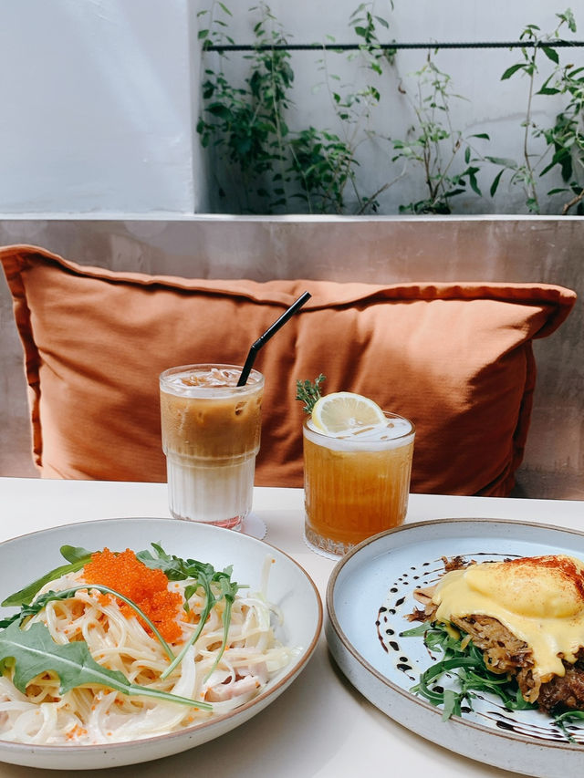 Pretty Glasshouse Cafe, D Cafe