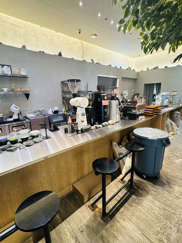 คาเฟ่เท่ๆ ลาดพร้าว UNFINISHED ที่สายกาแฟต้องแวะ
