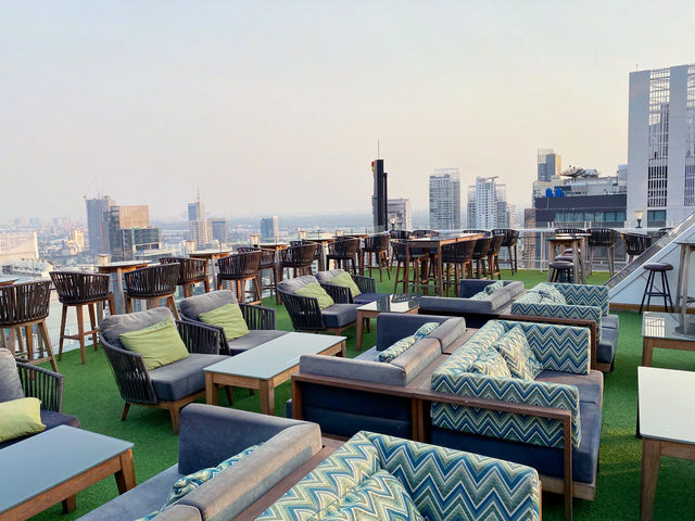 【タイ バンコク】　立地抜群！五つ星ホテル SKYVIEW Hotel Bangkok Sukhumvit