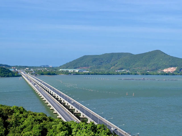 🌉 Tinsulanonda Bridge: A Backpacker’s Guide to Thailand’s Longest Concrete Bridge!  