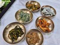 제천 기본찬만 11개나오는 맛집