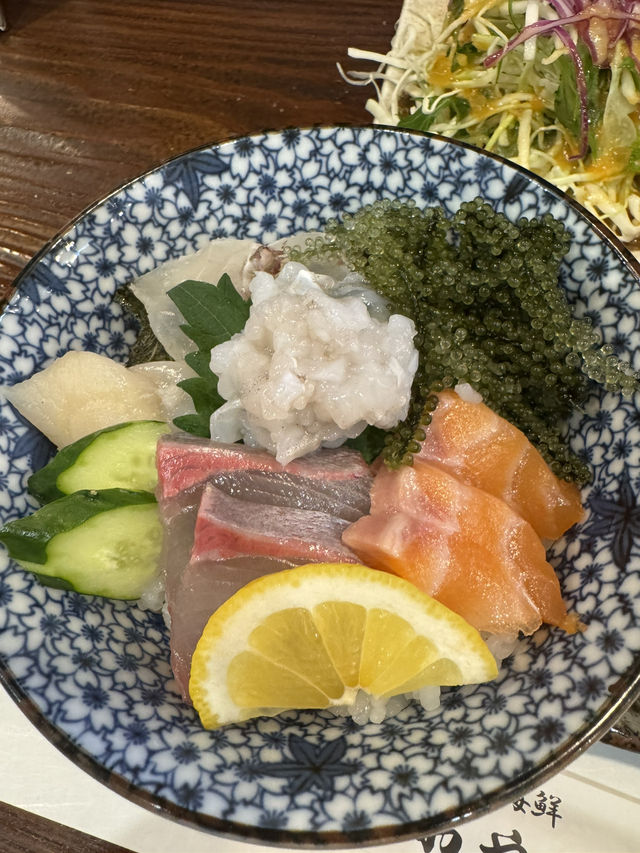【北九州グルメ】肉も刺身もご飯も野菜も！いろいろ楽しめる定食屋さん🍚