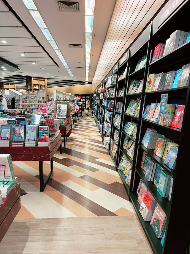 Book Lovers’ Delight: Discovering the Stunning BX+ Bookstore at Pavilion KL