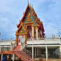 สักการะหลวงพ่อนรสิงห์และหลวงปู่หร่ำ เกสโร