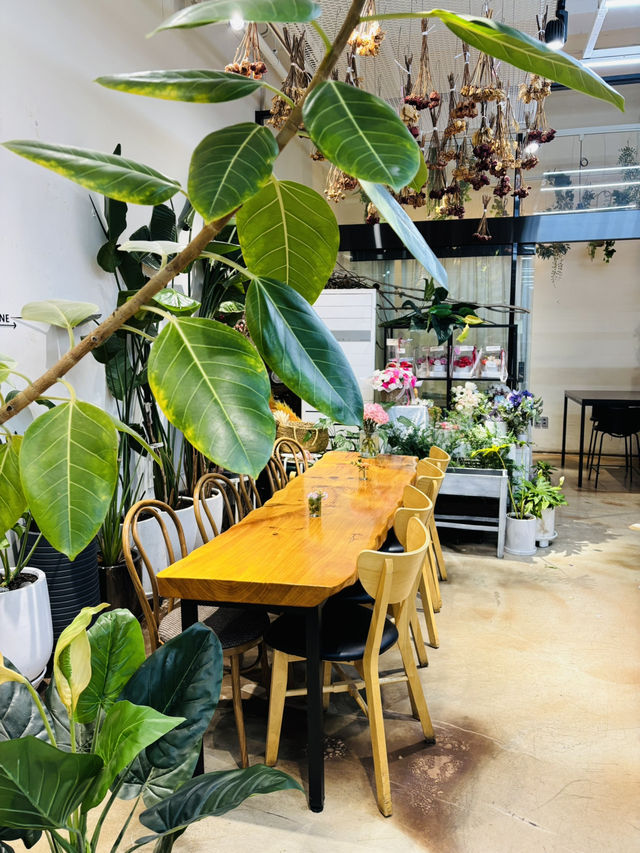 東大門のフラワーカフェ💐で疲れた体を癒して一息☕️⟡.·