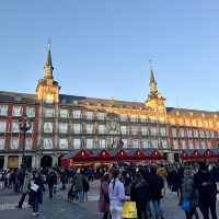 【スペイン/マドリード】歴史が息づきスペインを感じる美しき広場「マヨール広場」