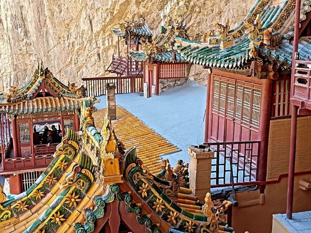 วัดแขวนเหิงซาน หรือ วัดซวนคง (Xuankong Temple)
