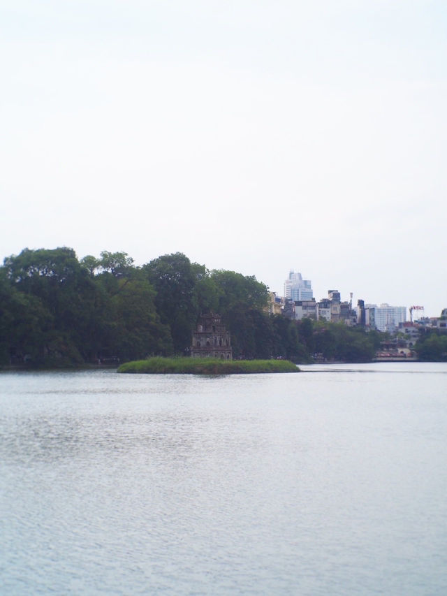 Roam around ย่านชิค ๆ ในฮานอย