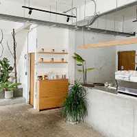A Bold Blend of Flavor and Atmosphere