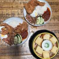 Brunch goals in Penang? Check out Sarapan at 7 am along Muntri Street
