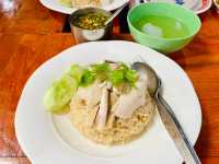 🌟ข้าวมันไก่น้ำจิ้มสูตรโบราณ ร้านอร่อยต้องลอง