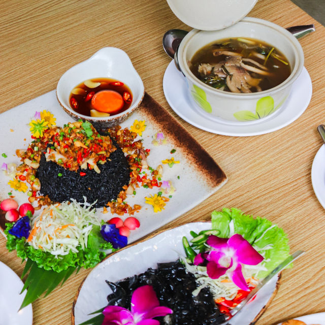 ณ อุบล ร้านเด็ดจ.อุบล🍲🍴
