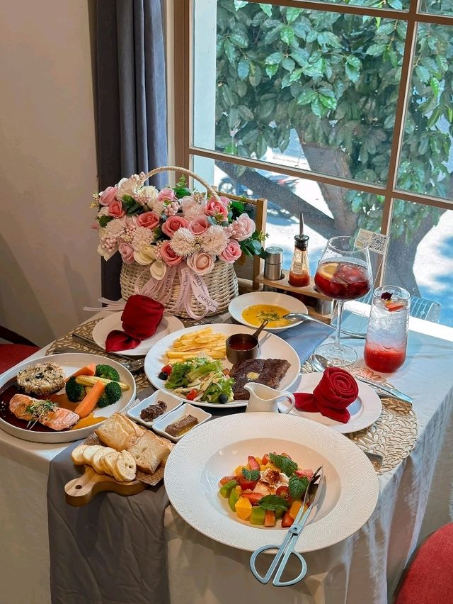 Địa điểm hẹn hò lãng mạn lý tưởng trong căn biệt thự châu Âu ngay tại q3 🍽️