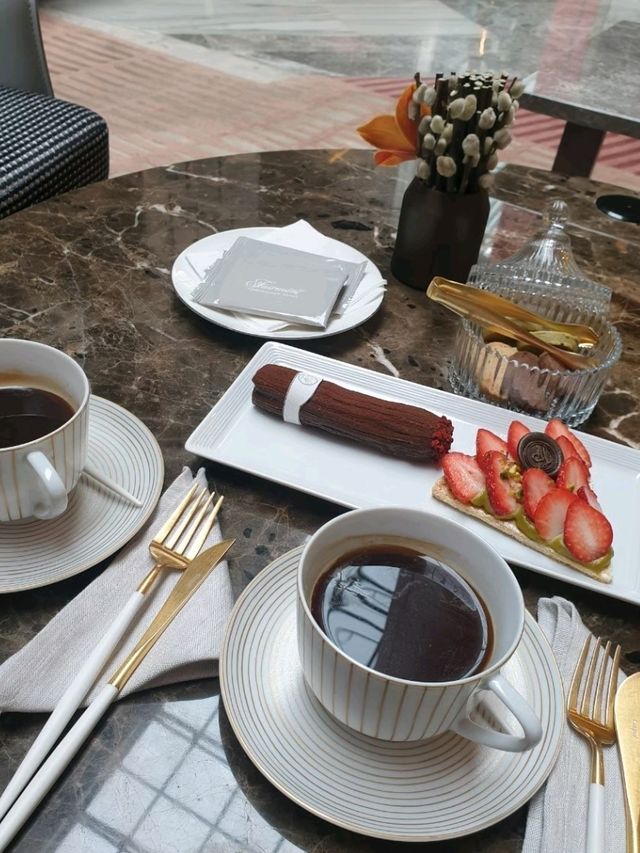 ソウル/ホテルラウンジで優雅なティータイムを☕
