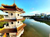 The grandiose of Chinese Garden's Twin pagoda
